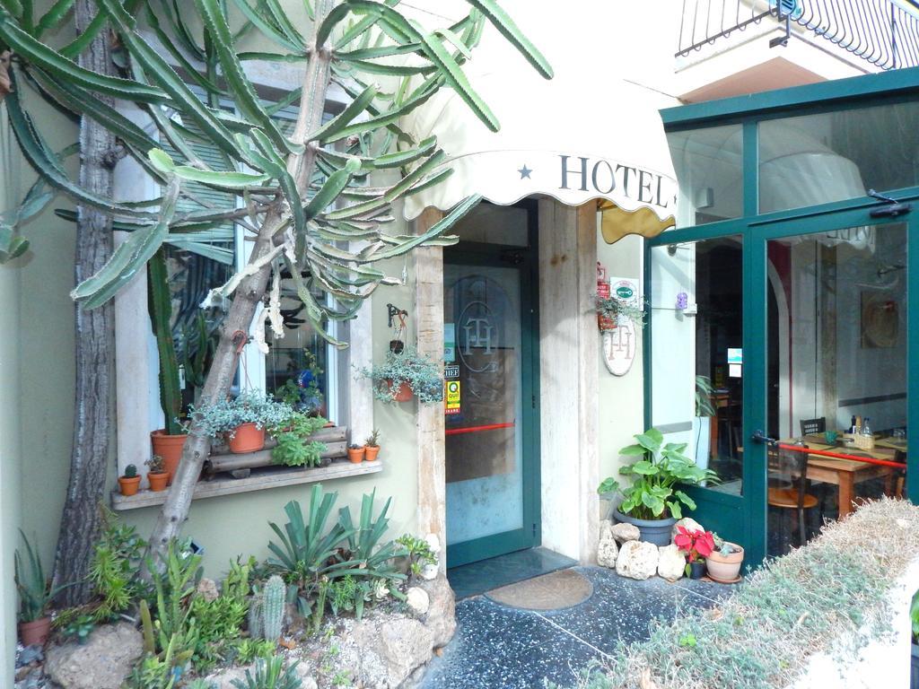 Albergo Torino Albenga Esterno foto