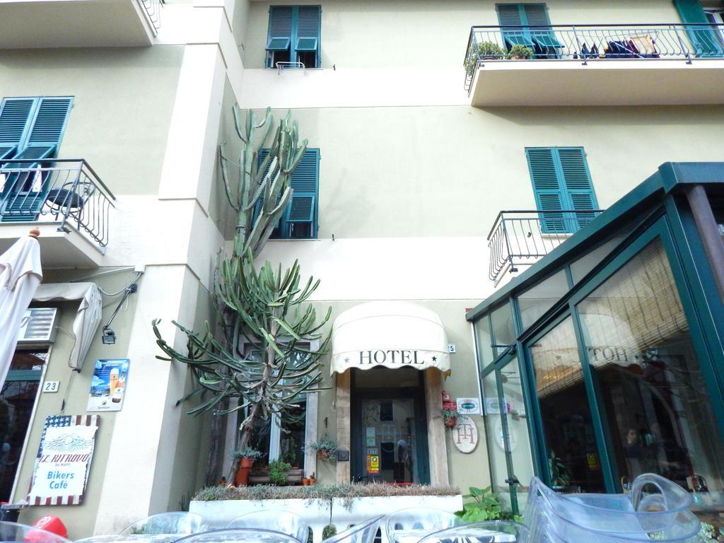 Albergo Torino Albenga Esterno foto