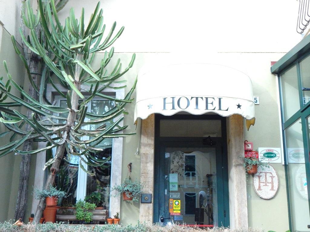 Albergo Torino Albenga Esterno foto