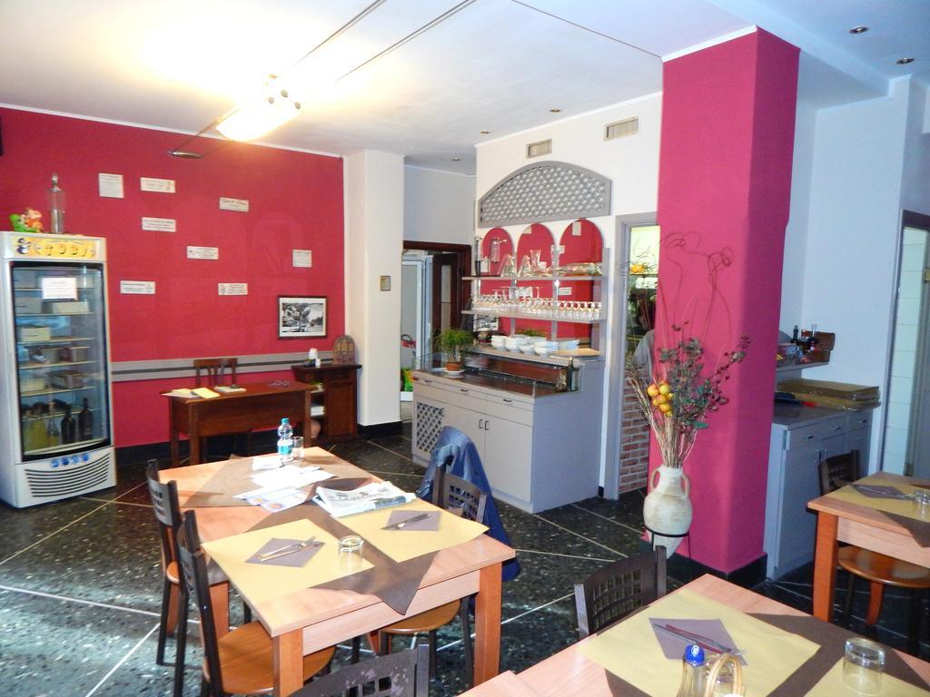 Albergo Torino Albenga Esterno foto